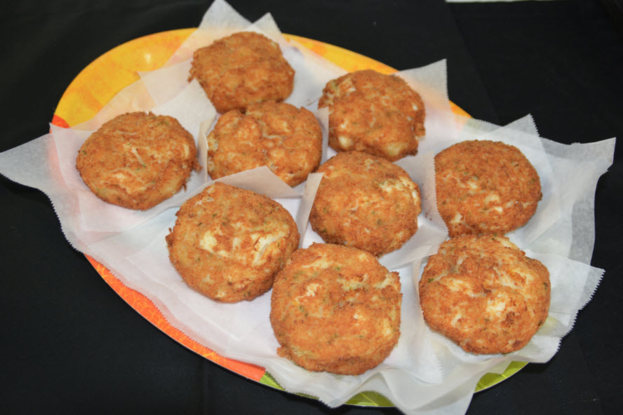 megacolossalcrabcakecaptnchuckys Capt'n Chucky's Crab Cake Co